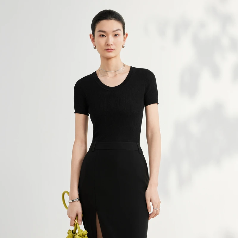 荷家严选hply荷比俪夏季女肌理感薄款修身打底针织衫HDD22650042