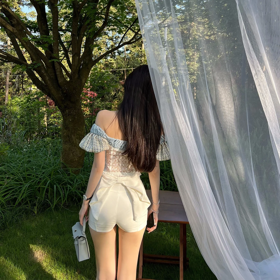 熊熊屋【纯情女大】美腿翘臀 微弹西装料 立体蝴蝶结短裤