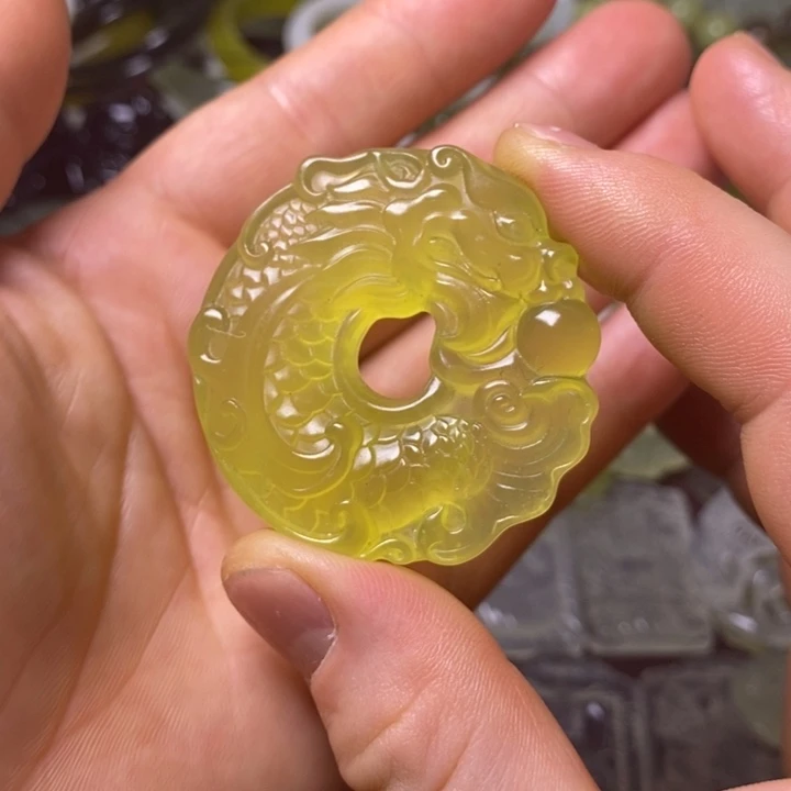 岫玉岫玉颈饰未镶嵌