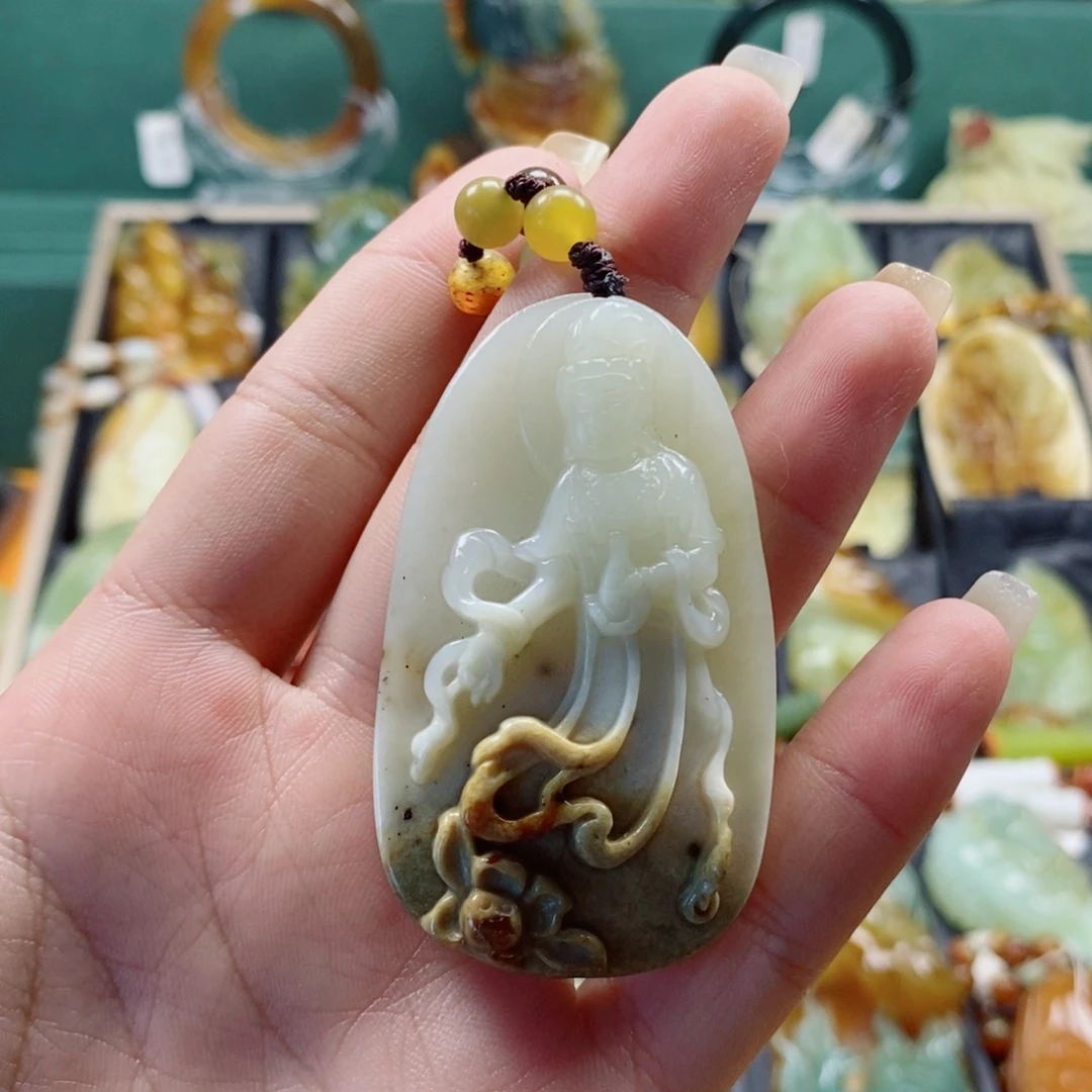 蛇纹石玉未镶嵌颈饰
