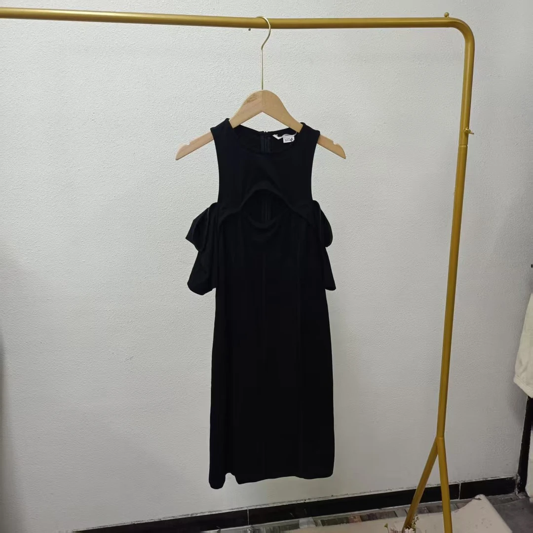 唯琳剪标   C3-6-4019款   U家黑色无袖连衣裙长85