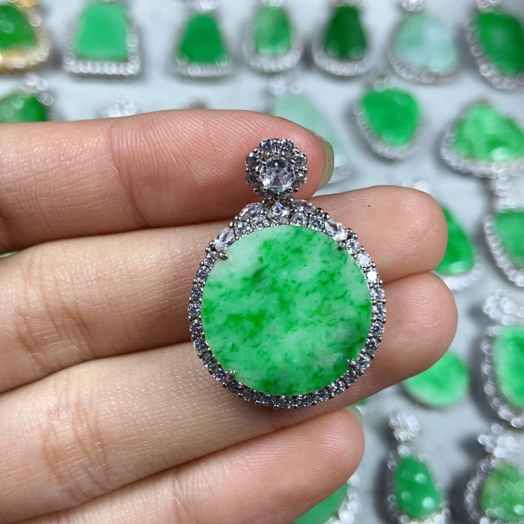 颈饰未镶嵌翡翠圆