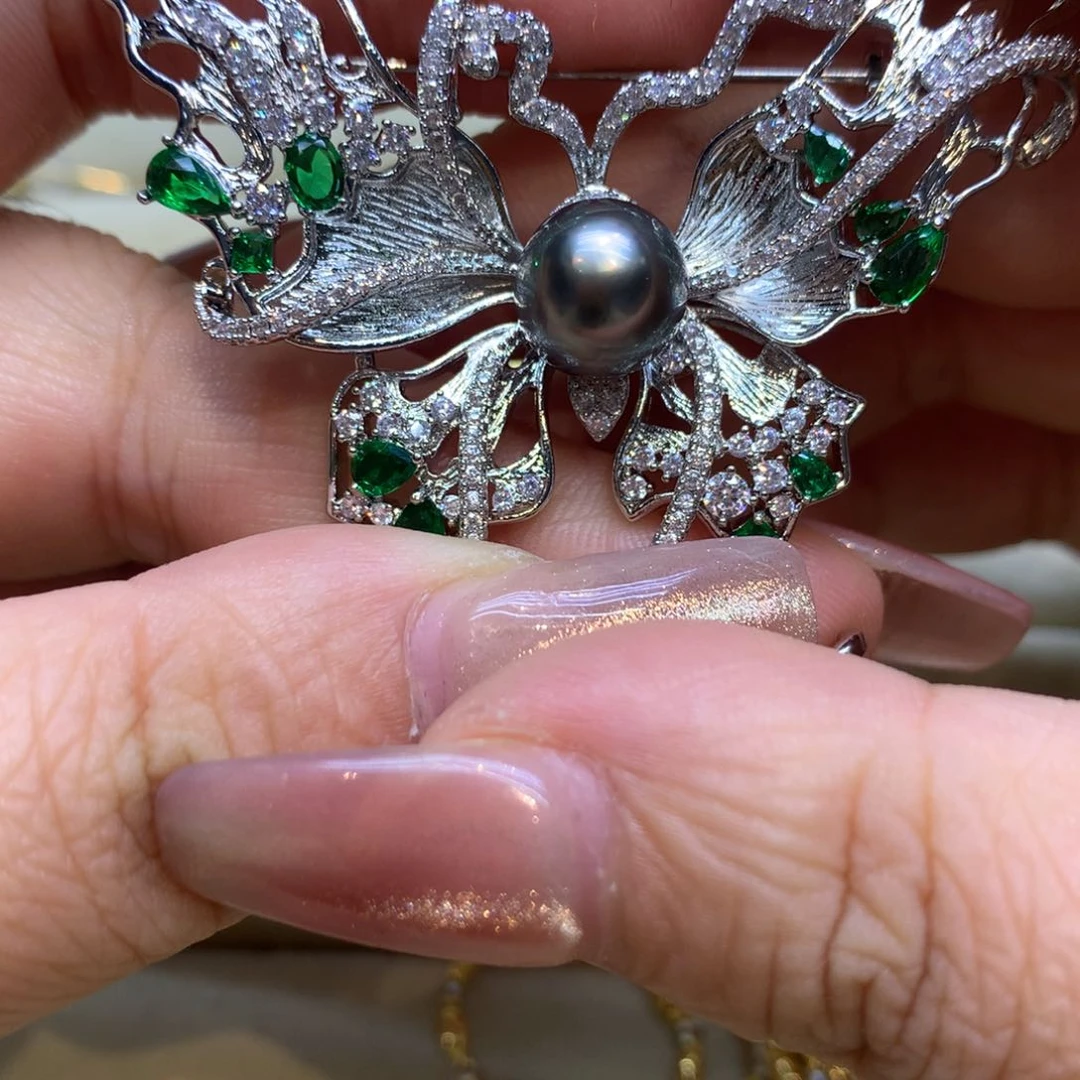 未镶嵌胸饰海水珍珠