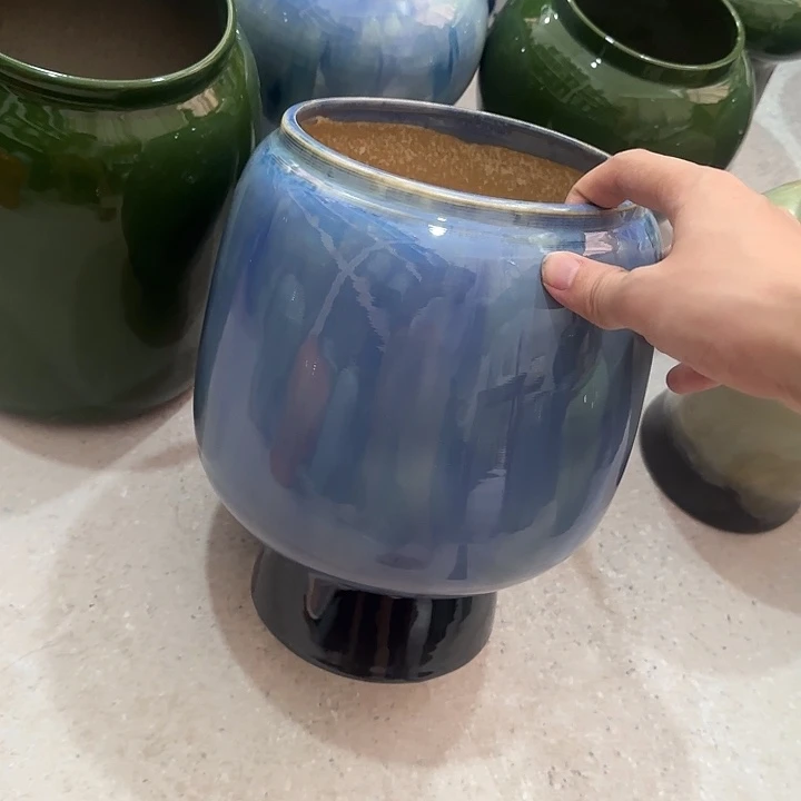 白泥花盆微瑕有孔
