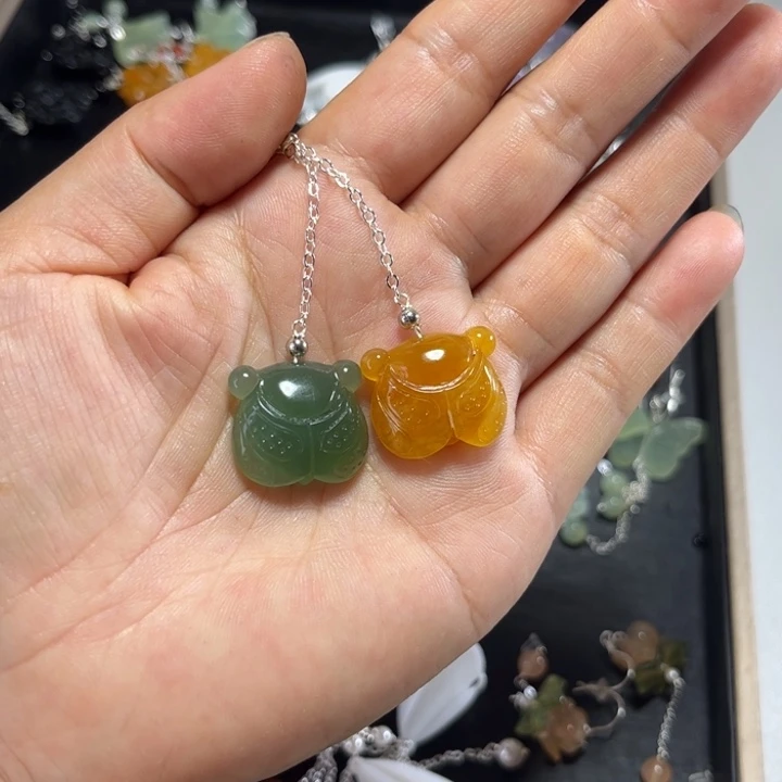 蛇纹石玉合金耳饰