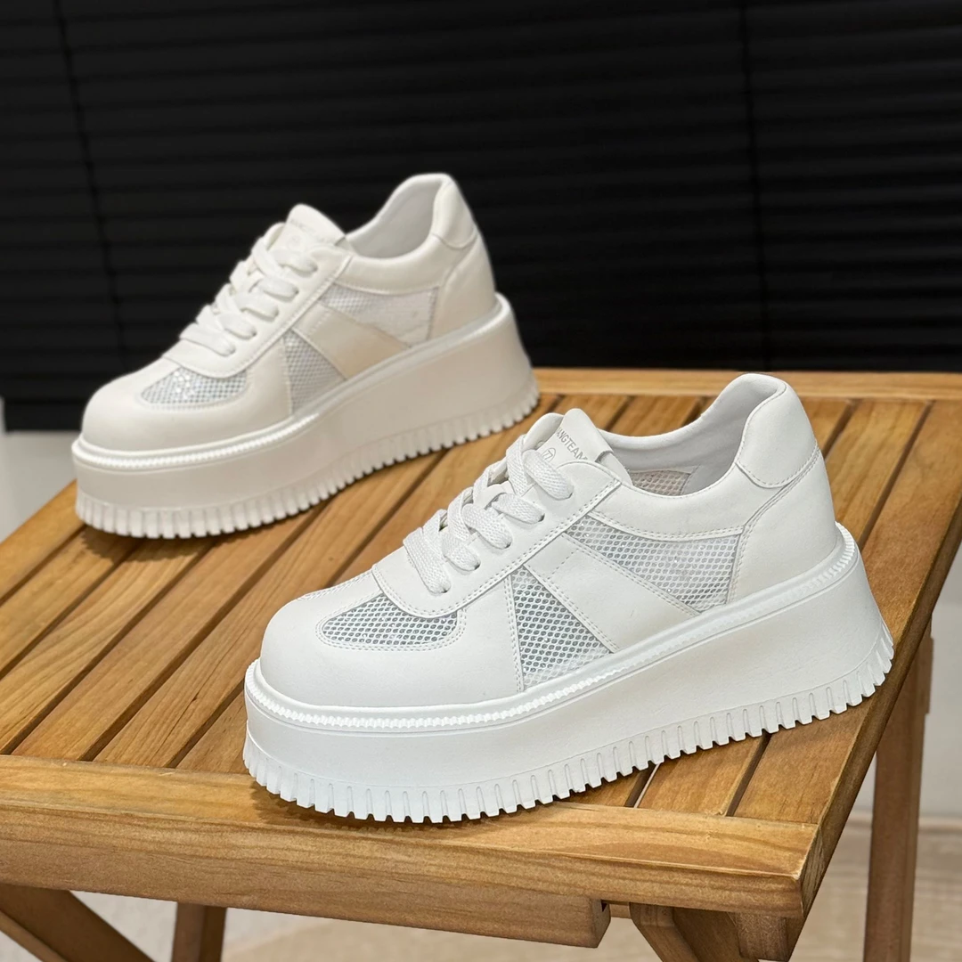 小个子真皮小白鞋女款2025春季新款透气女鞋增高休闲轻便松糕板鞋