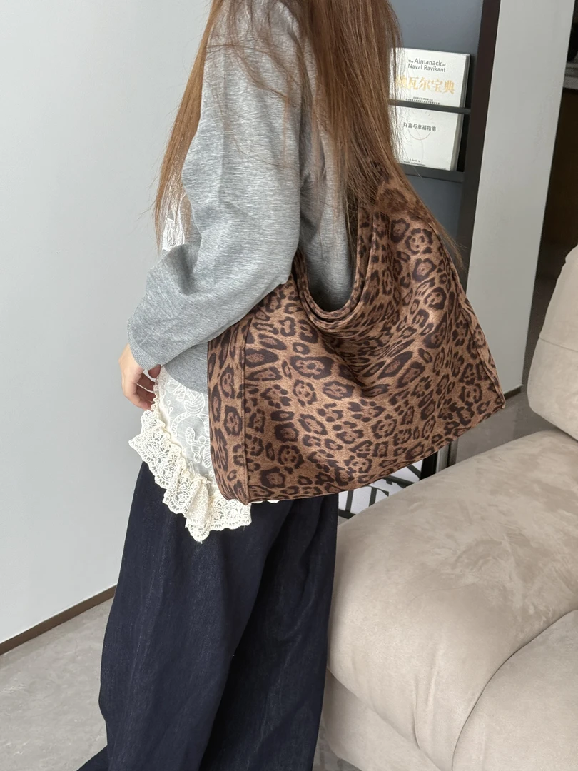 【菜芽子】麂皮豹纹单肩包2025秋冬新款包包女通勤大容量百搭托特包