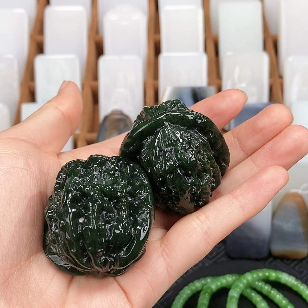 和田玉未镶嵌颈饰锦*