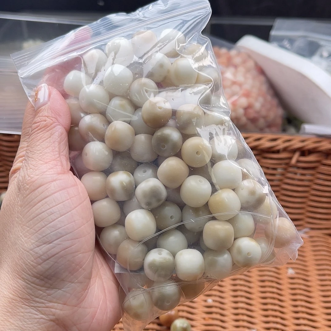 白玉菩提吊坠A/13.75mm/70颗锅底