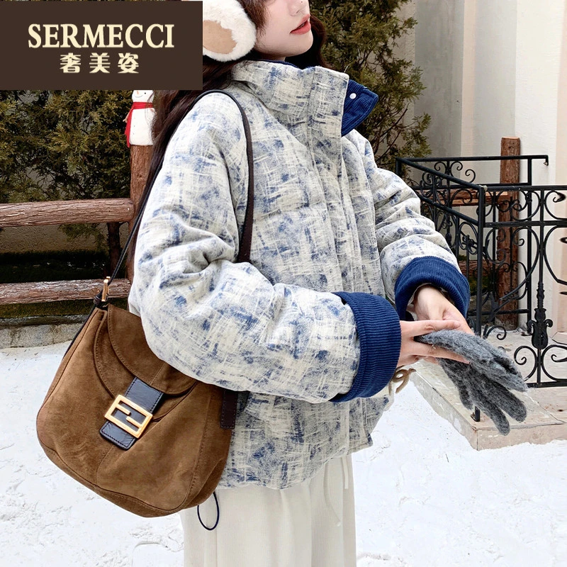 奢美姿蓝色独特好看短款印花羽绒服女2025冬季小个子减龄保暖外套