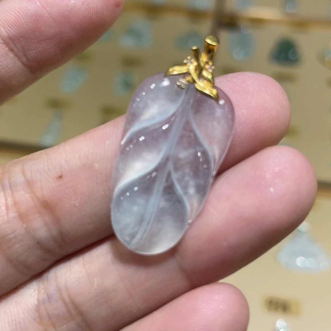 翡翠18K金镶嵌颈饰叶子