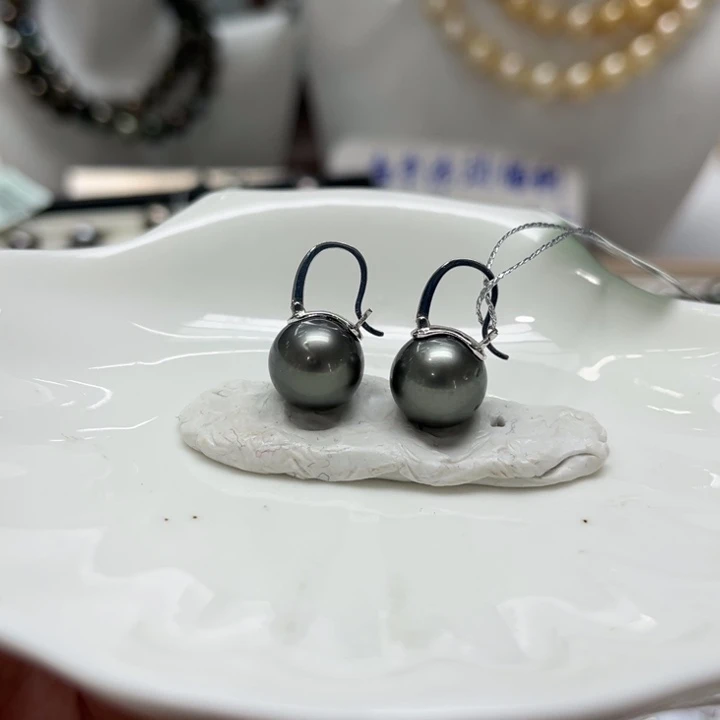 海水珍珠漏大溪地茶壶耳扣10-11mm18K金镶嵌