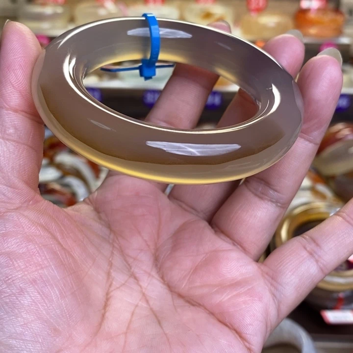 玛瑙/玉髓手镯未镶嵌花****吃