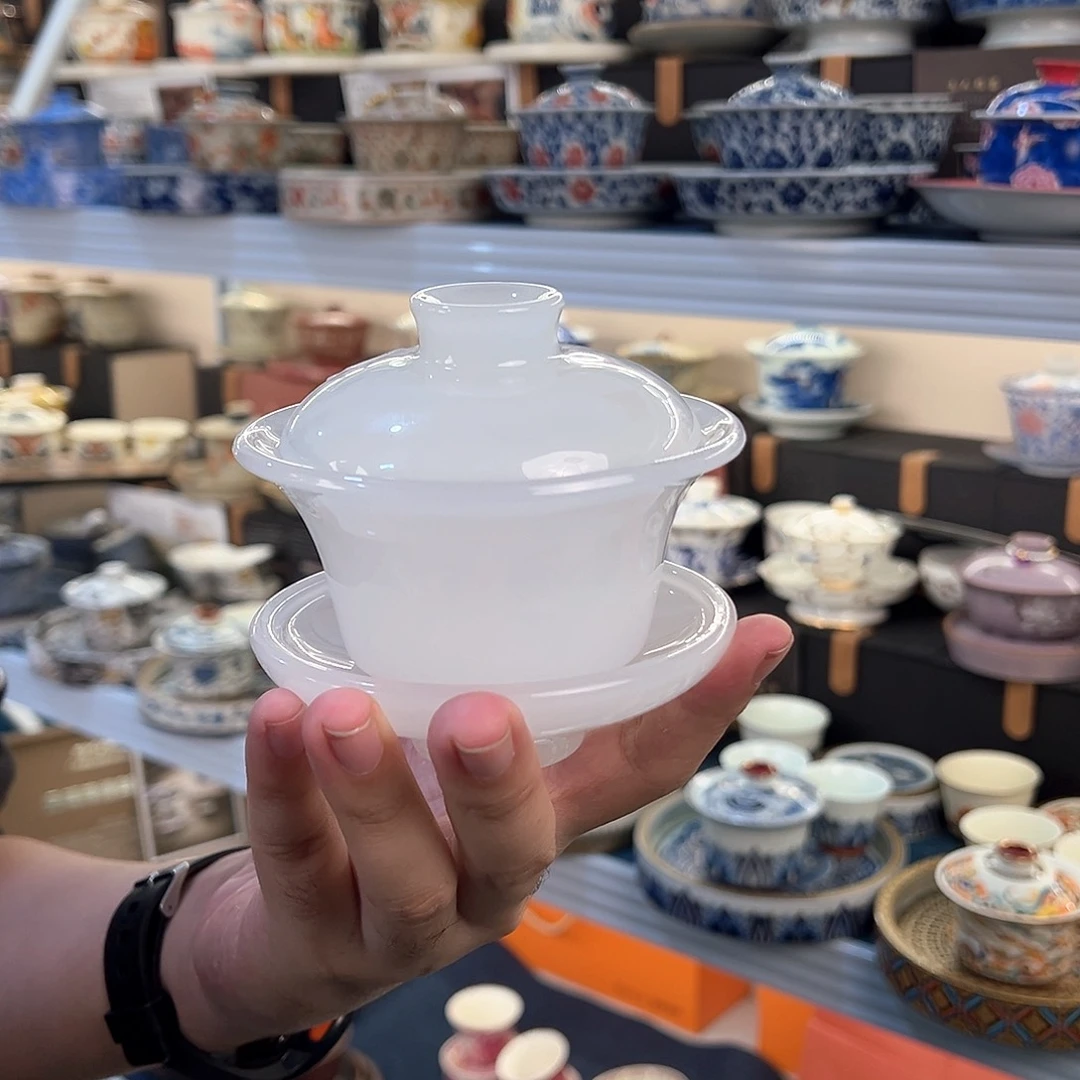 盖碗很漂亮，非常喜欢