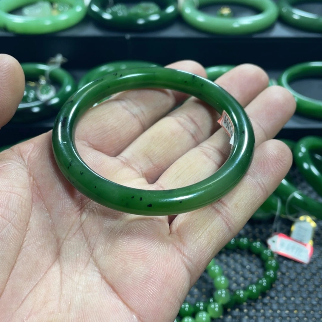 和田玉（碧玉）未镶嵌手镯