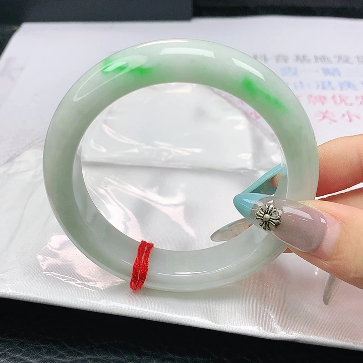 翡翠手镯未镶嵌翡翠58.2白底青飘阳绿正圈