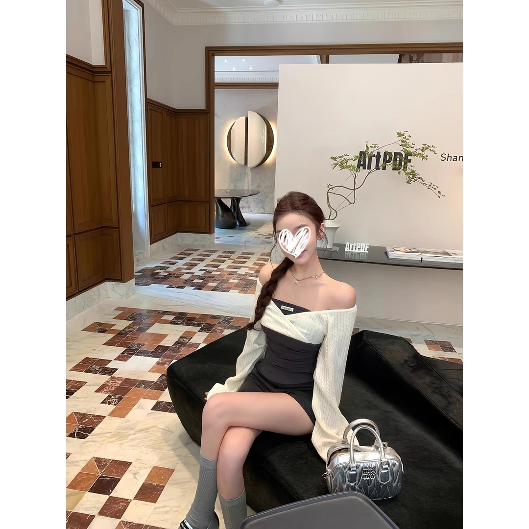 一字领设计感假两件撞色温柔显瘦修身针织T恤女秋季新款长袖上衣