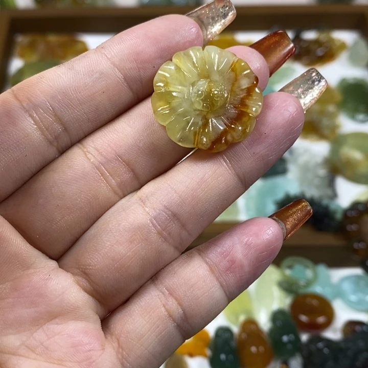 蛇纹石玉未镶嵌吊坠