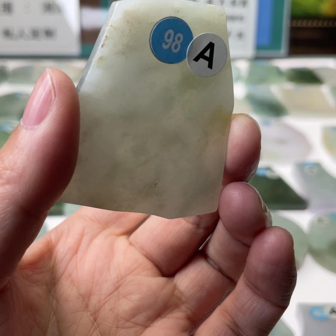 定制翡翠未镶嵌天然A货翡翠挂件
