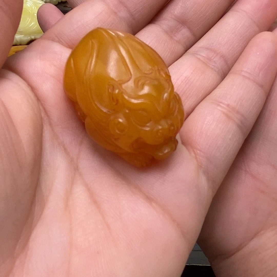 蜜蜡未镶嵌珠宝奇石