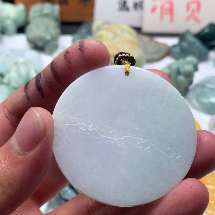 翡翠未镶嵌颈饰保真天然a货翡翠