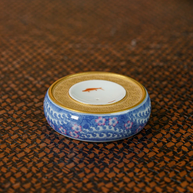 【墨舍名窑】復颐雕刻鎏金青花海水香插 fysf70