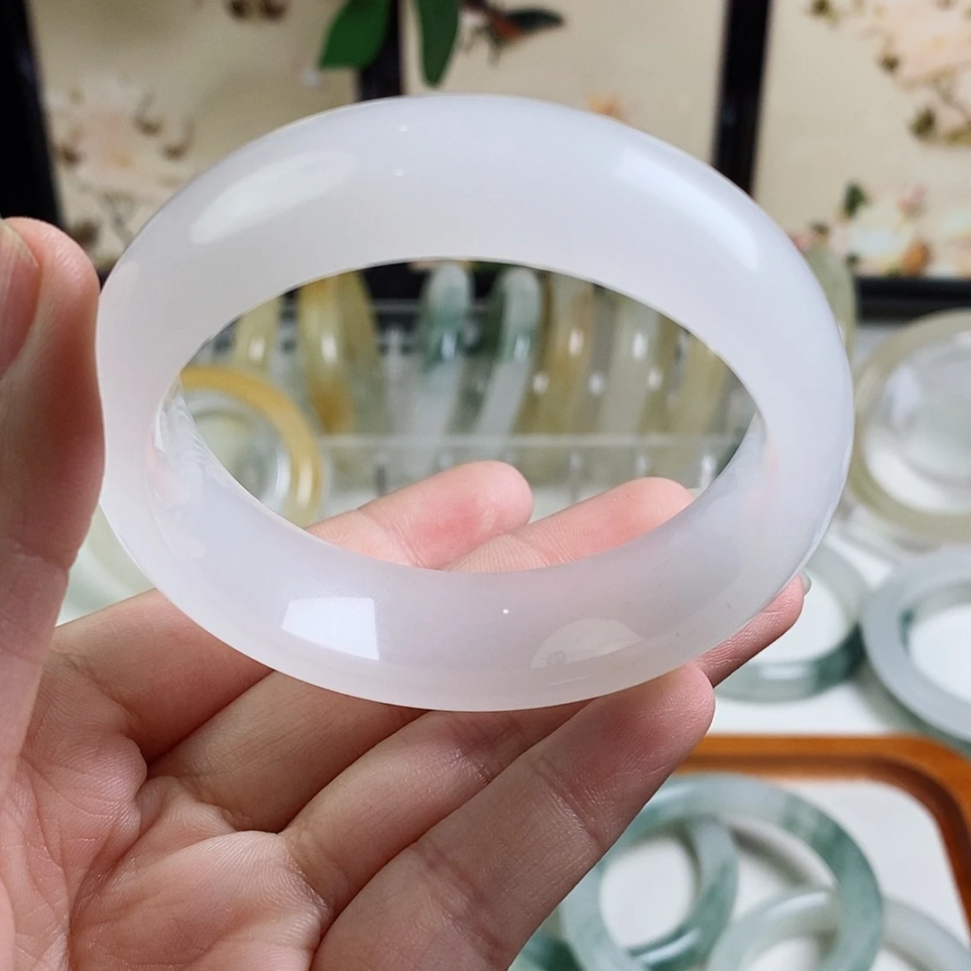 石英质玉（天山翠）未镶嵌手镯