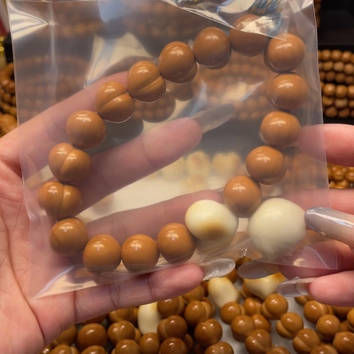 云***号猴头核桃吊坠全品奶油泡芙屁桃➕爱心猫爪