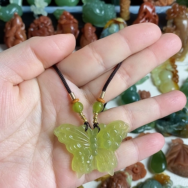 未镶嵌蛇纹石玉颈饰