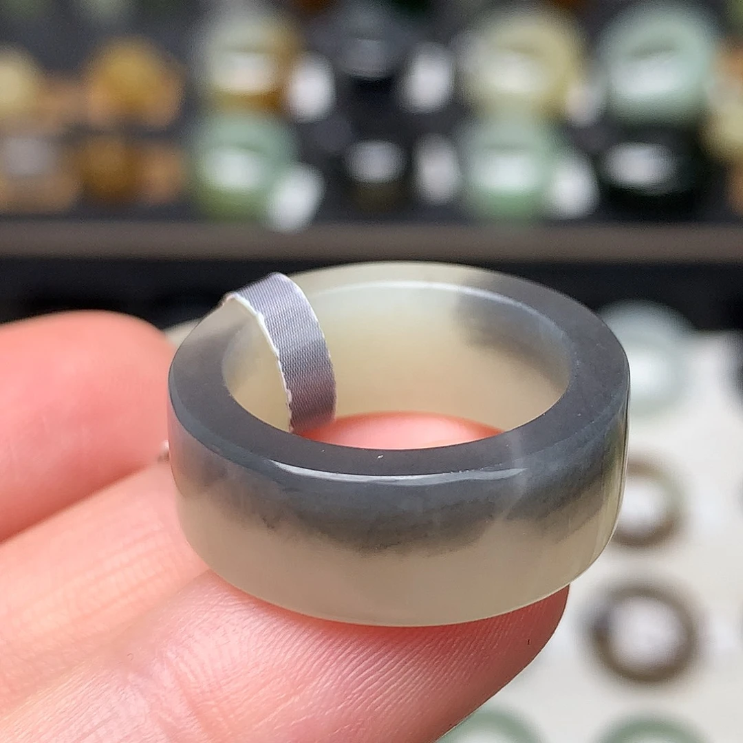 未镶嵌戒指和田玉