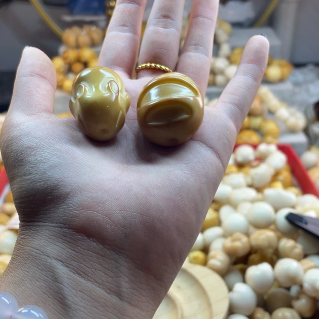慕***容菩提根/象牙果吊坠全品大卡兔子和面包