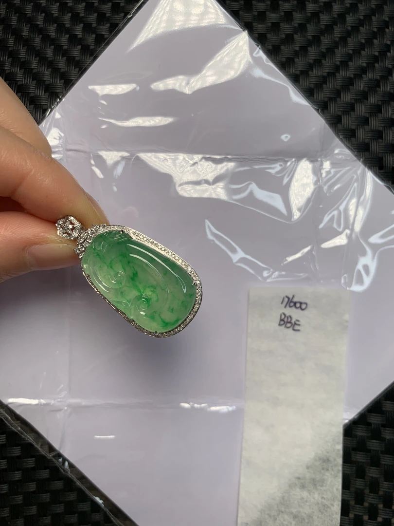 天然缅甸翡翠A货18K金镶嵌 BBE