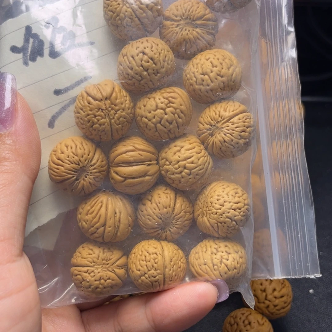 桃核吊坠20+白月光