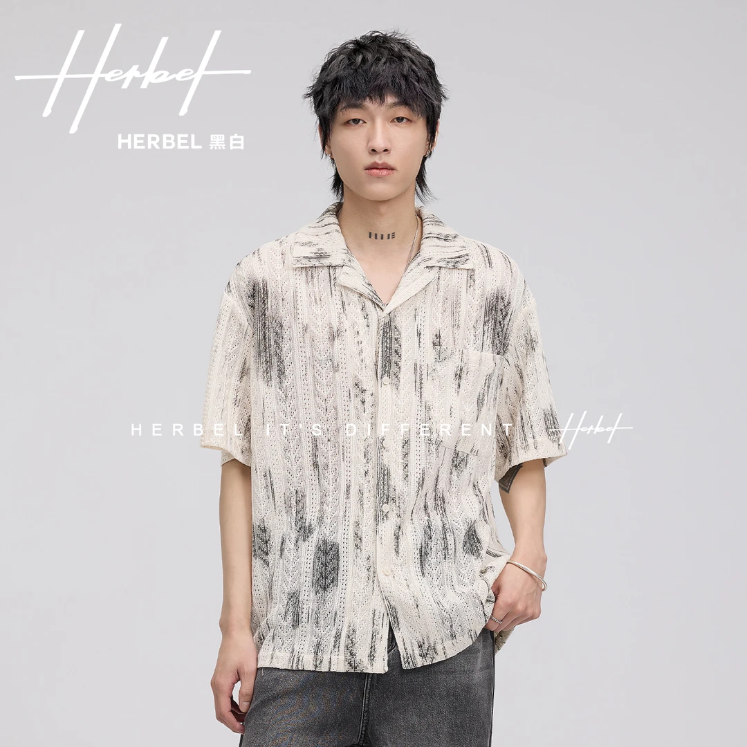 HERBEL/黑白2025新款夏季印花短袖衬衫男士简约百搭潮流短袖衬衫