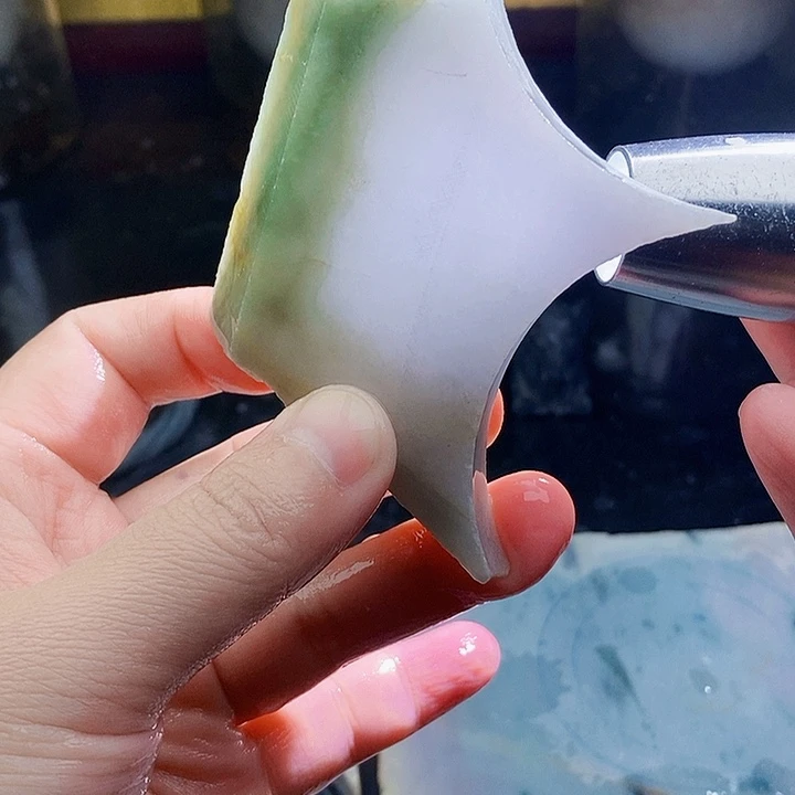 翡翠未镶嵌颈饰毛料41