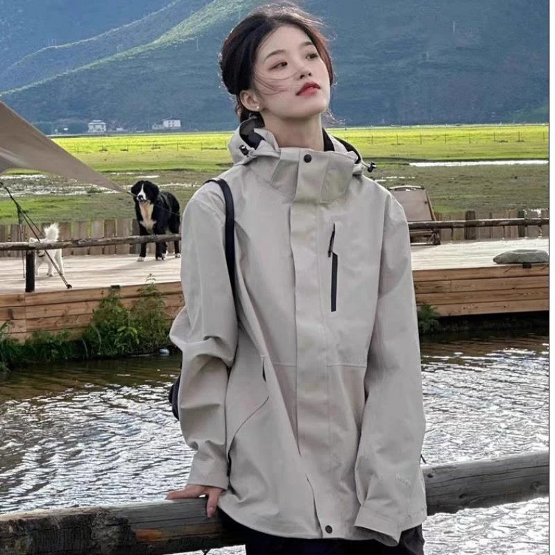 2025新款德式正品冲锋衣外套春秋宽松显瘦潮牌防风户外徒步登山服