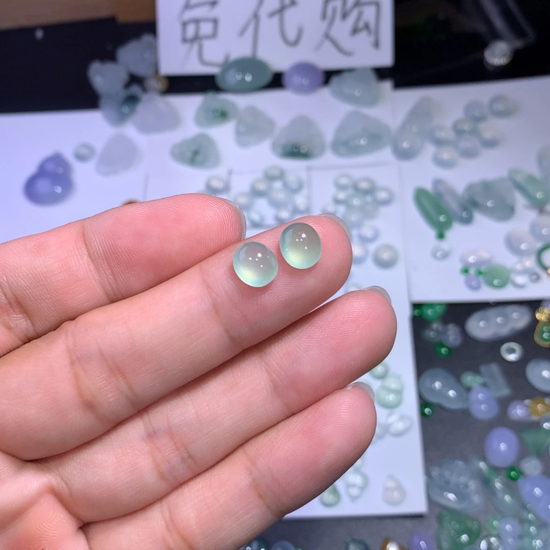 颈饰未镶嵌翡翠晴绿蛋
