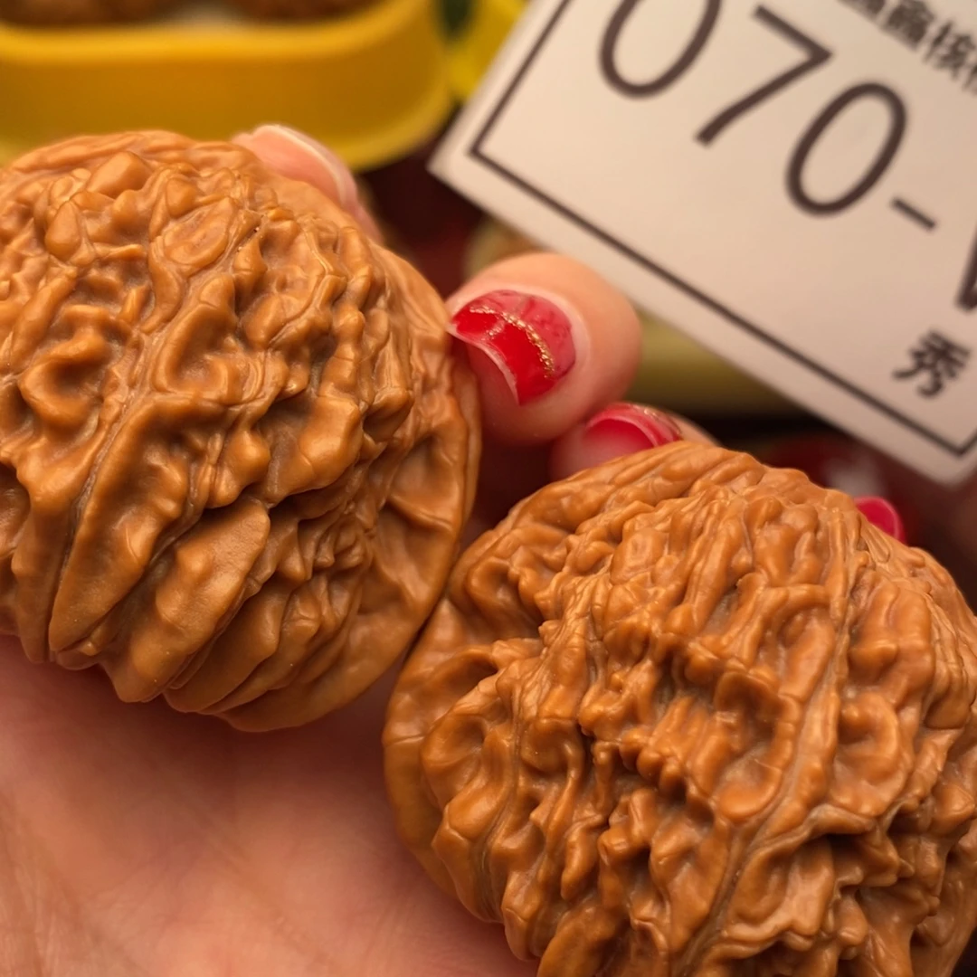 桃核把件汗高楼42……