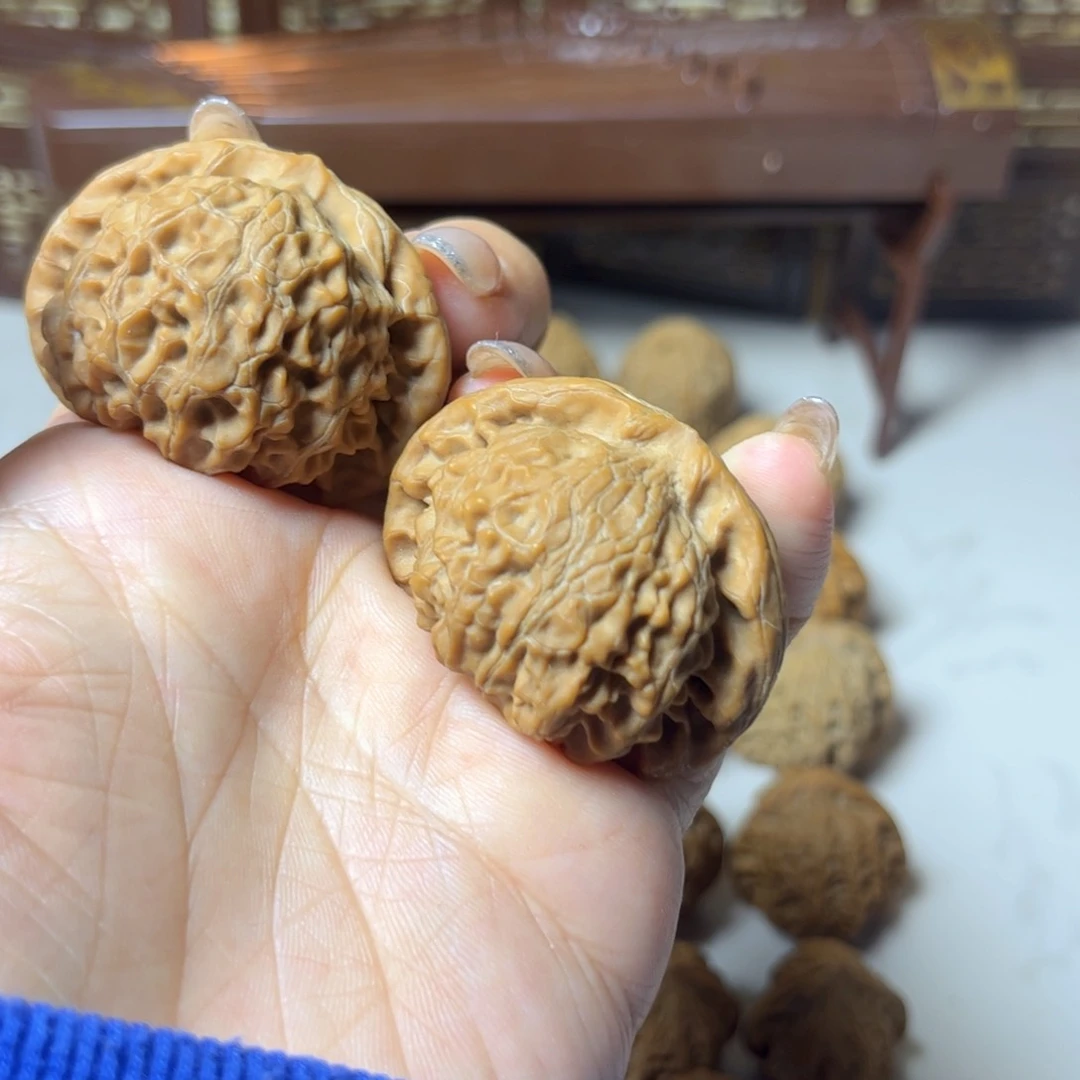 全品无修矮桩桃心宫灯