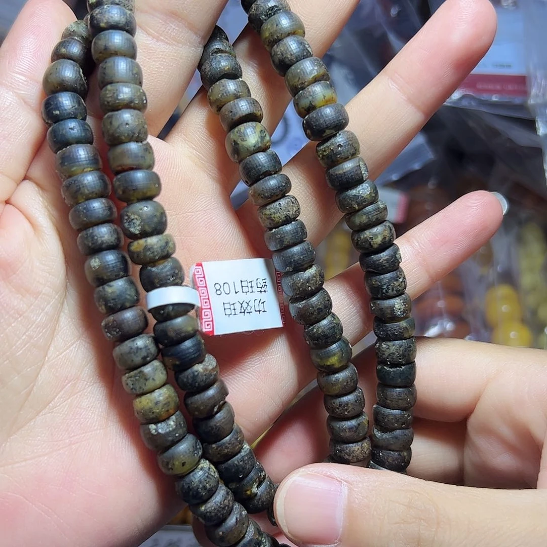 未镶嵌琥珀珠宝奇石566