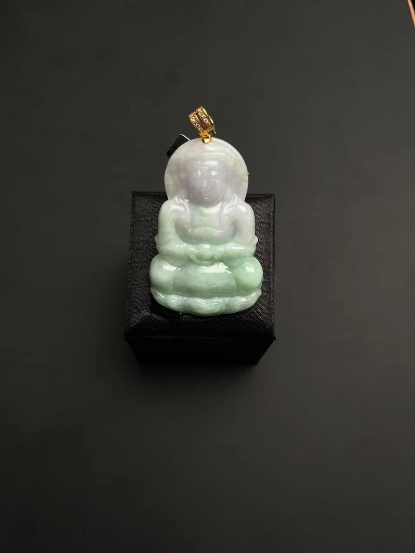 A货观音水润飘绿玉石吊坠（多样性发货只发其一）