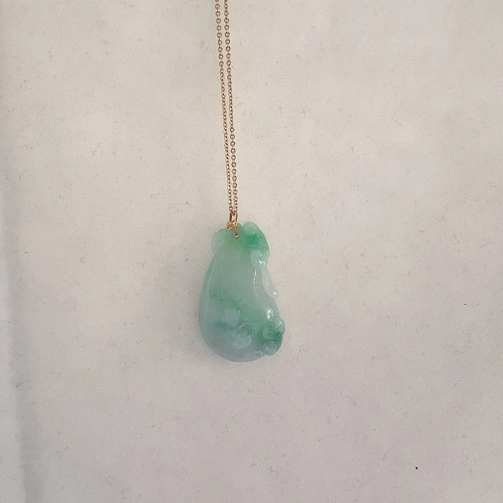 翡翠18K金镶嵌颈饰福袋