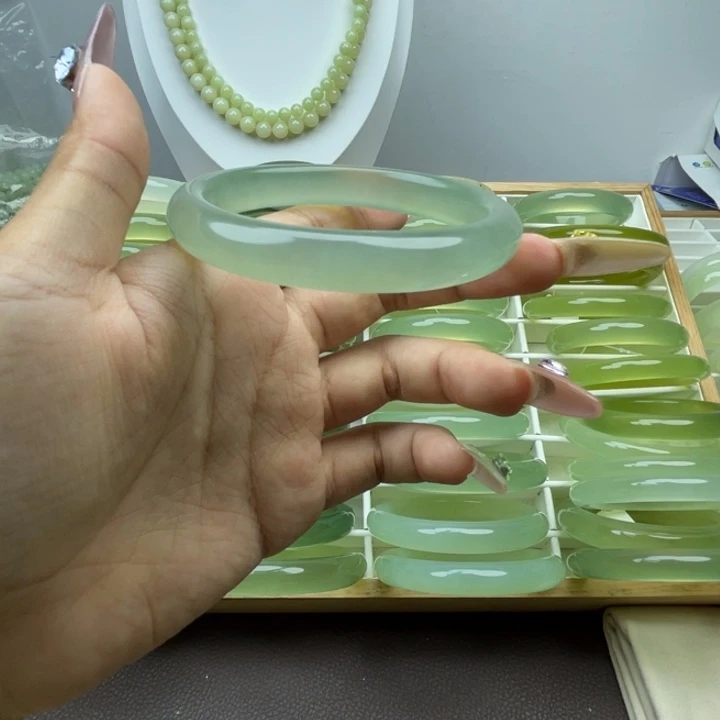 遥***村蛇纹石玉合金手镯