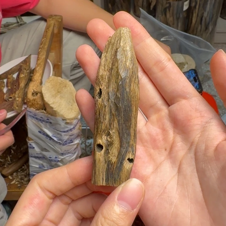 沉香碎屑沉香白棋块料10克