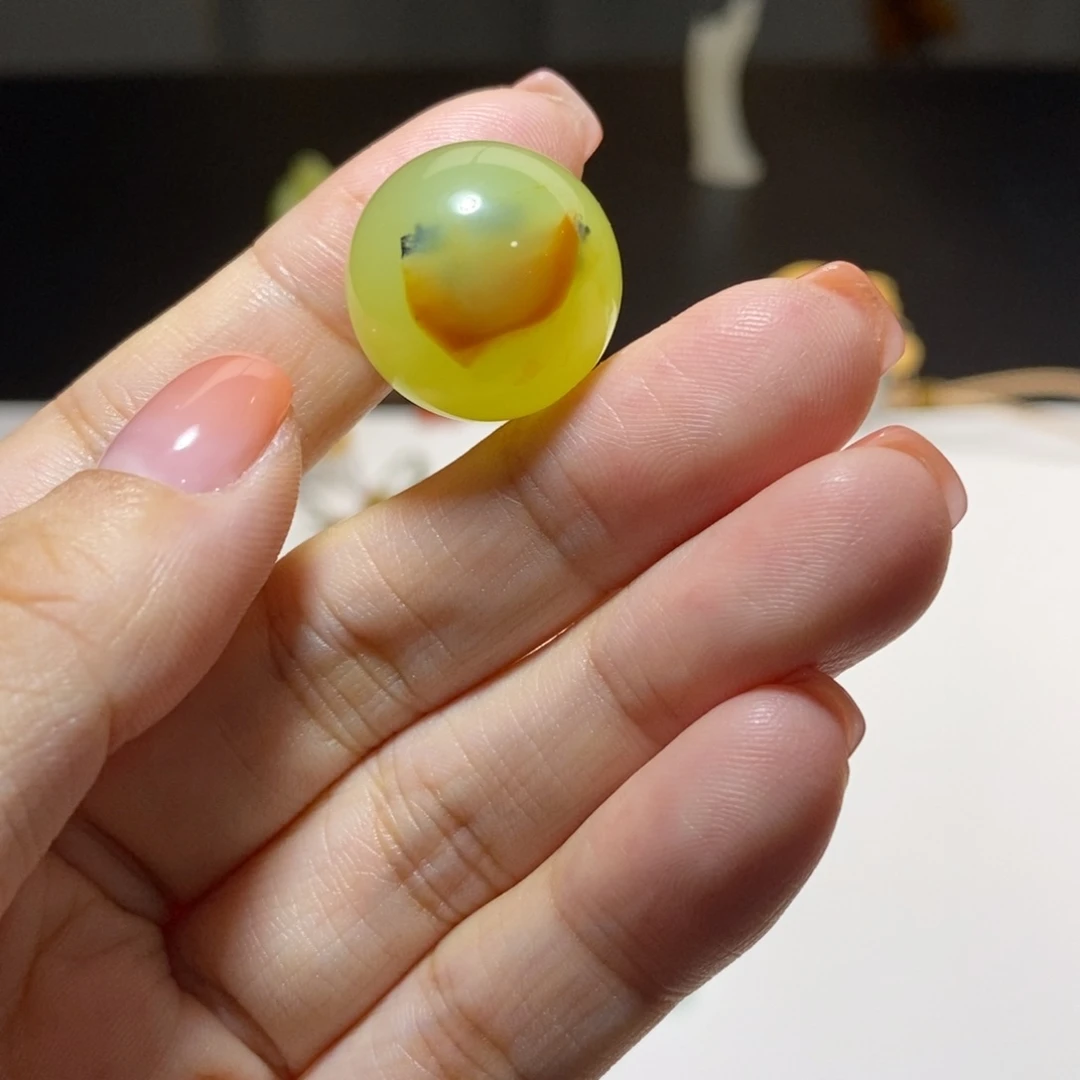 石英质玉（缅黄）未镶嵌颈饰