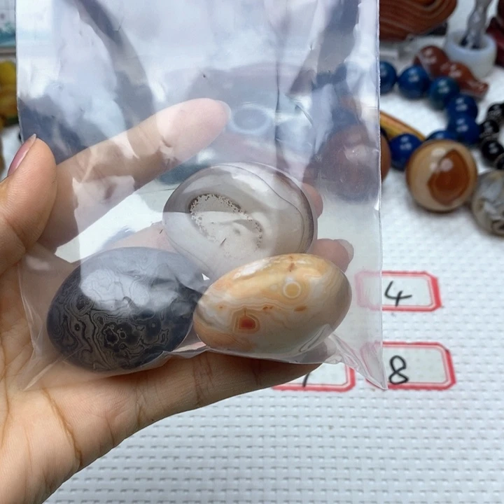 期***许未镶嵌颈饰玛瑙/玉髓