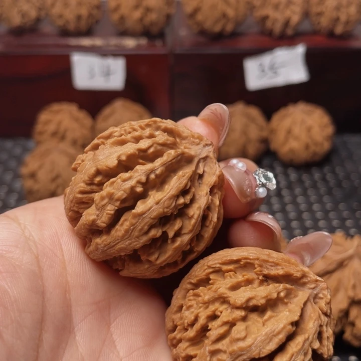 w***h文玩核桃吊坠秦岭核桃