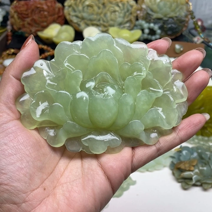 泓***ì蛇纹石玉未镶嵌颈饰