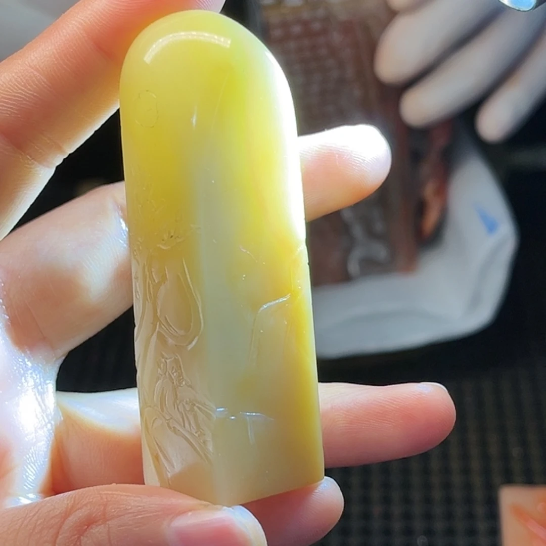 寿山石印石这种现象很明显了很多