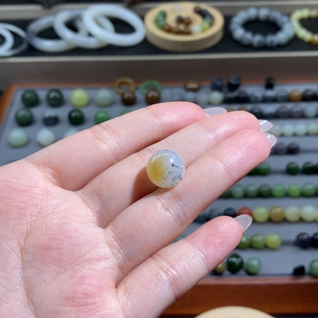 【闪购商品】颈饰未镶嵌和田玉